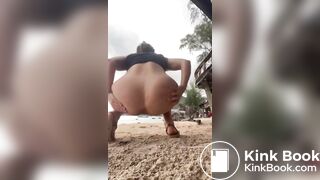 SCAT - Sexy girls Pooping 13