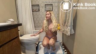 SCAT - Sexy girls Pooping 16