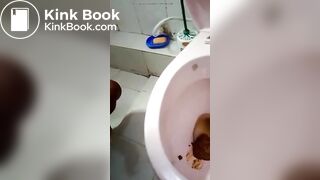 SCAT - Sexy girls Pooping 13