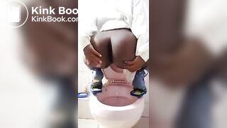 SCAT - Sexy girls Pooping 13