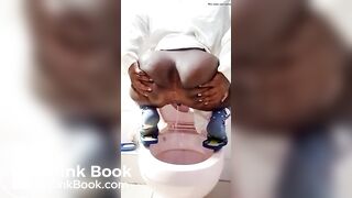 SCAT - Sexy girls Pooping 13