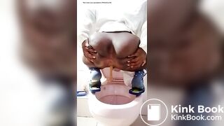 SCAT - Sexy girls Pooping 13
