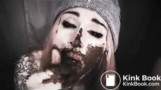 SCAT - Sexy girls Pooping 21