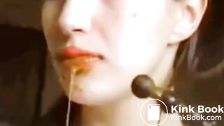 SCAT - Sexy girls Pooping 16