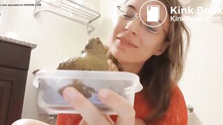 SCAT - Sexy girls Pooping 17