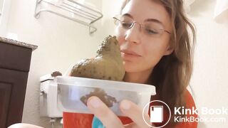 SCAT - Sexy girls Pooping 17