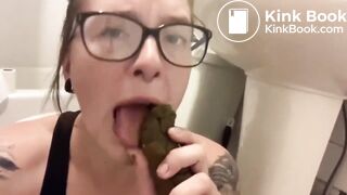 SCAT - Sexy girls Pooping 19