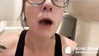 SCAT - Sexy girls Pooping 19