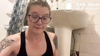 SCAT - Sexy girls Pooping 19