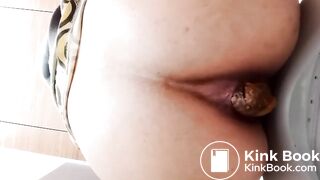 SCAT - Sexy girls Pooping 17