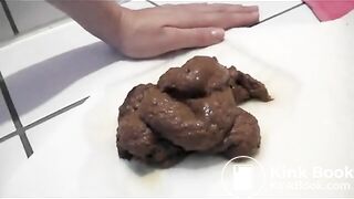 SCAT - Sexy girls Pooping 17