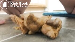 SCAT - Sexy girls Pooping 18