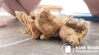 SCAT - Sexy girls Pooping 18