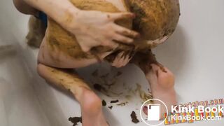 SCAT - Sexy girls Pooping 20