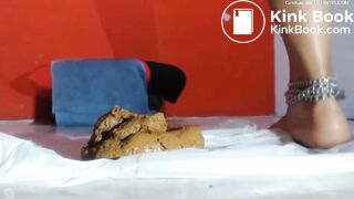 SCAT - Sexy girls Pooping 26