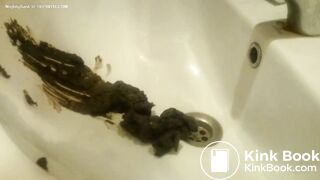 SCAT - Sexy girls Pooping 24