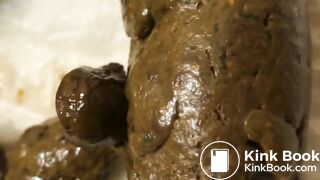 SCAT - Sexy girls Pooping 25