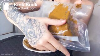 SCAT - Sexy girls Pooping 25