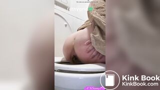 SCAT - Sexy girls Pooping 25