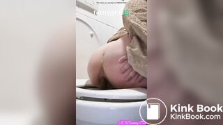 SCAT - Sexy girls Pooping 25