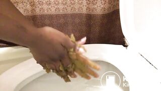 SCAT - Sexy girls Pooping 27