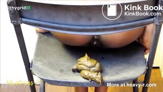 SCAT - Sexy girls Pooping 27