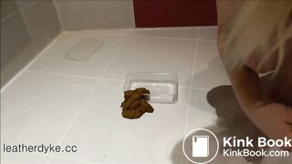 SCAT - Sexy girls Pooping 28