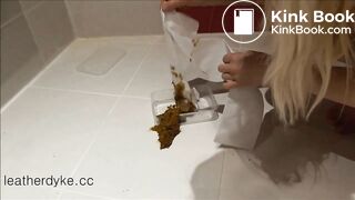 SCAT - Sexy girls Pooping 28