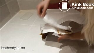 SCAT - Sexy girls Pooping 28