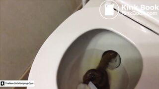 SCAT - Sexy girls Pooping 29