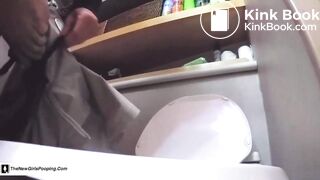 SCAT - Sexy girls Pooping 29