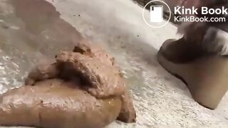 SCAT - Sexy girls Pooping 29