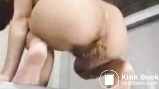 SCAT - Sexy girls Pooping 27