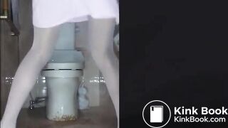 SCAT - Sexy girls Pooping 30