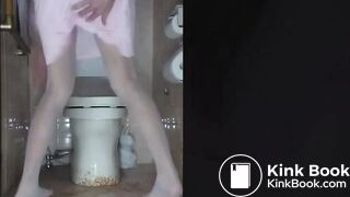 SCAT - Sexy girls Pooping 30