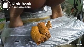 SCAT - Sexy girls Pooping 24