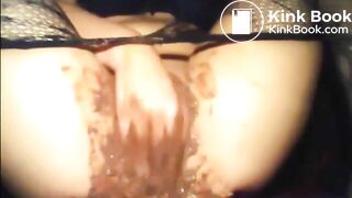 Girl shit diarrhea smear on pussy and masturbate