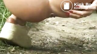 SCAT - Sexy girls Pooping 22