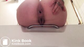 SCAT - Sexy girls Pooping 24