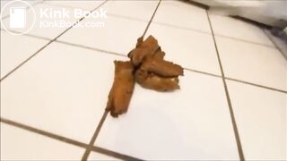 SCAT - Sexy girls Pooping 25