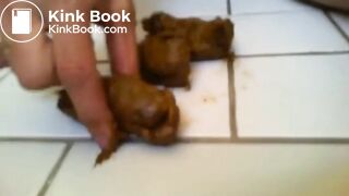 SCAT - Sexy girls Pooping 25