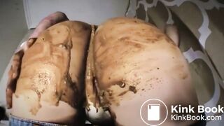 SCAT - Sexy girls Pooping 22