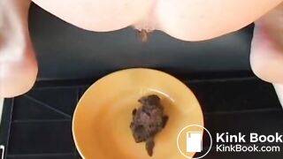 SCAT - Sexy girls Pooping 29