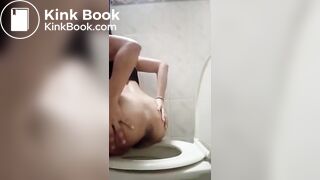 SCAT - Sexy girls Pooping 30