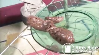 SCAT - Sexy girls Pooping 30