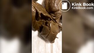 SCAT - Sexy girls Pooping 26