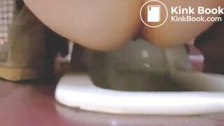 SCAT - Sexy girls Pooping 26