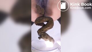 SCAT - Sexy girls Pooping 24