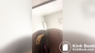 SCAT - Sexy girls Pooping 30