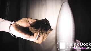 SCAT - Sexy girls Pooping 25